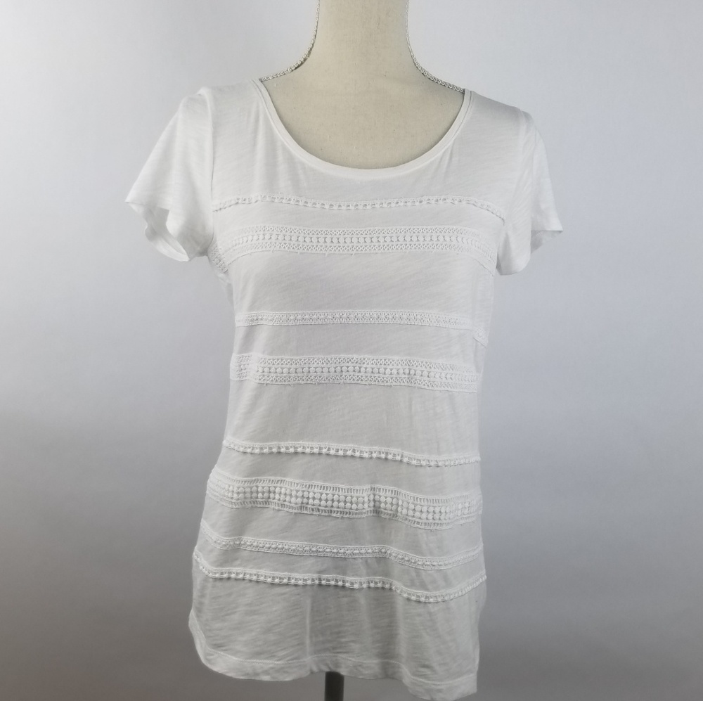 Loft White Short Sleeve Top w Lace on Front Sz S